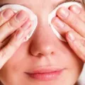 Tips Membersihkan Make Up Agar Kulit Tetap Sehat Dan Cantik