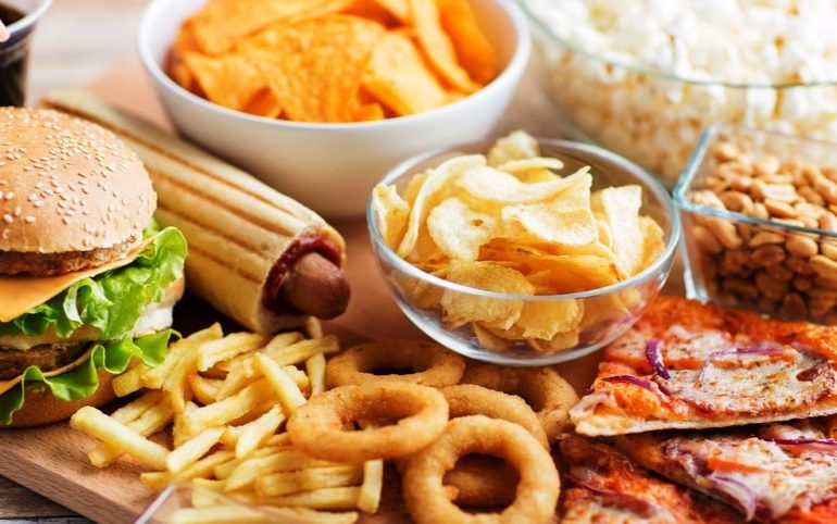 Jenis Makanan Pemicu Perut Buncit yang Harus Dihindari