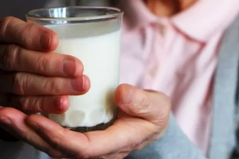Kandungan Susu Orang Dewasa untuk Mencukupi Kebutuhan Nutisinya