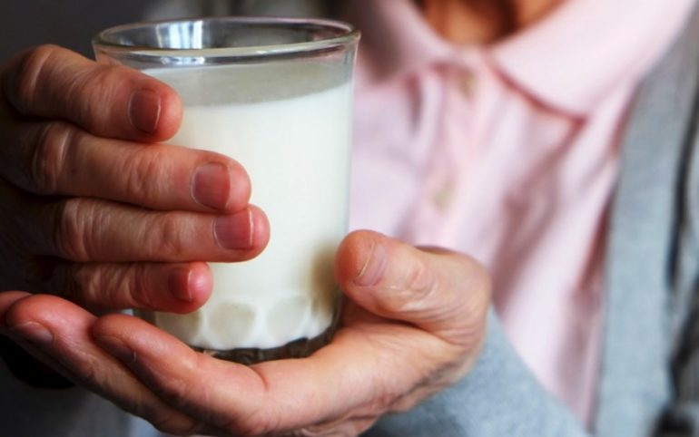 Kandungan Susu Orang Dewasa untuk Mencukupi Kebutuhan Nutisinya