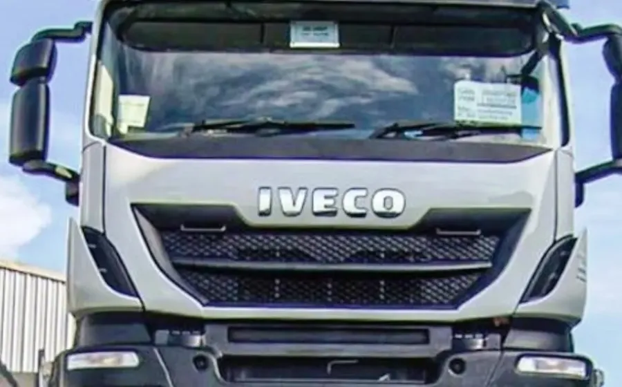 IVECO Truk Alat Berat untuk Transportasi Pertambangan