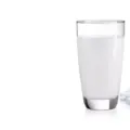 Ketahui Beragam Fakta di Balik Minum Susu Setelah Minum Obat