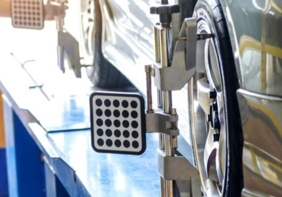 Kapan Mobil Butuh Spooring dan Balancing di Bengkel