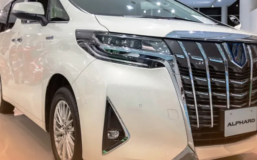 Mengintip Harga Mobil Alphard MPV Premium Super Mewah