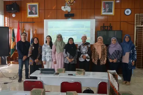 Lewat Proyek Infografis, UPER Bantu Siswa Depok Pahami Transisi Energi Secara Kritis