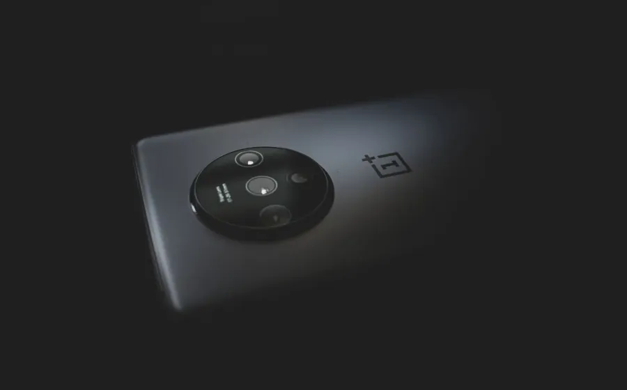 Pilihan HP kamera terbaik dengan lensa canggih untuk fotografi seluler profesional
