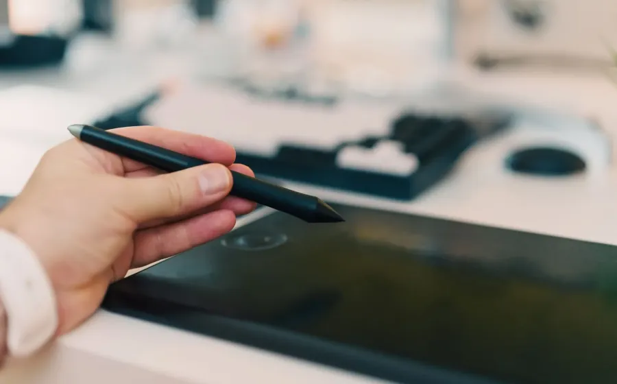Rekomendasi tablet untuk desain grafis dengan stylus presisi tinggi
