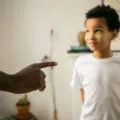 Tips mendisiplinkan anak tanpa kekerasan melalui pola pengasuhan positif di rumah