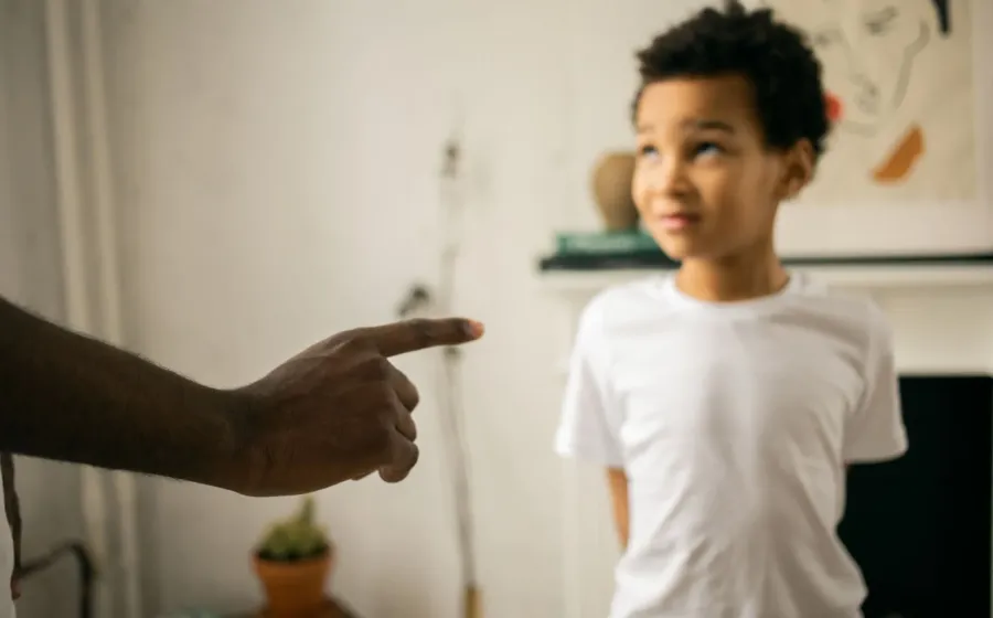 Tips mendisiplinkan anak tanpa kekerasan melalui pola pengasuhan positif di rumah
