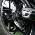 Proses perawatan kampas rem motor cakram agar selalu pakem dan awet