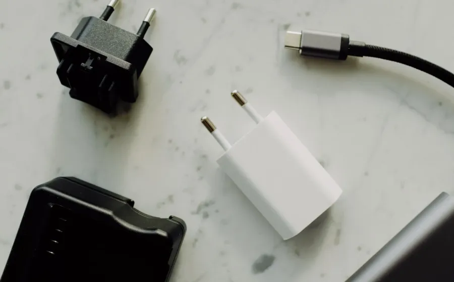 Rekomendasi charger cepat aman berteknologi GaN untuk smartphone