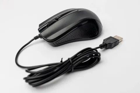 Rekomendasi mouse gaming nyaman dengan desain ergonomis untuk mencegah pegal saat bermain game